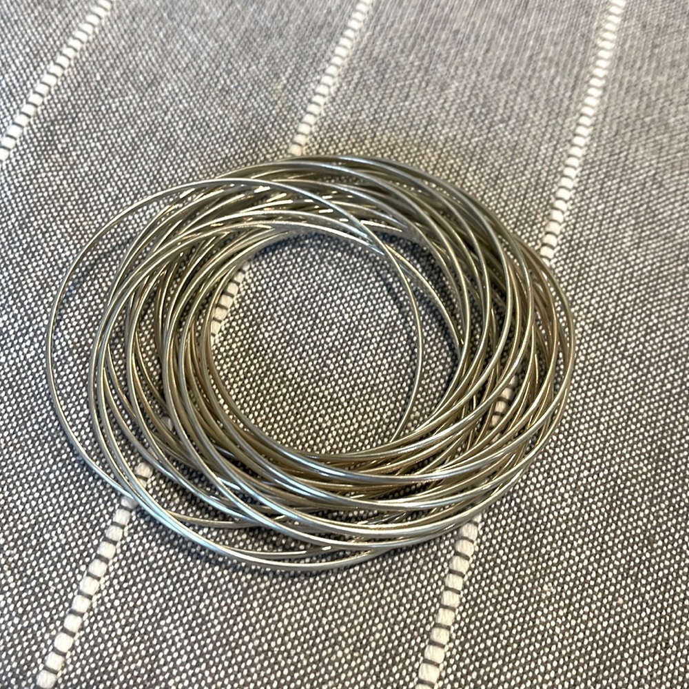 Like new Premier Designs Connected Silver Bangle Bracelets